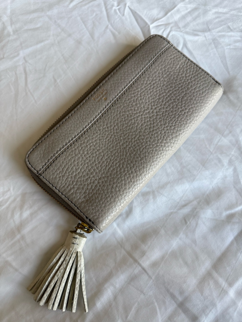 Fossil Tara Clutch Mineral Grey Pebbled Leather Zip Wallet with tassle